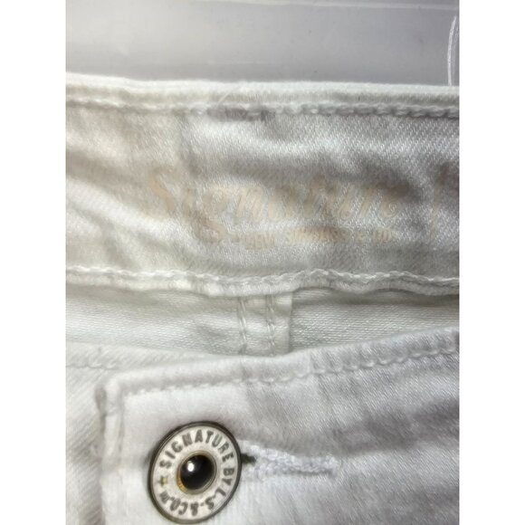 Signature By Levi Women’s White Cropped Ankle Distressed Jeans Size 20W - Picture 11 of 14